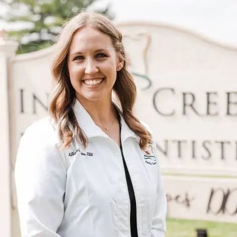 Indian Creek Family Dentistry - Trafalgar - Professional dental clinic exterior with modern facilities