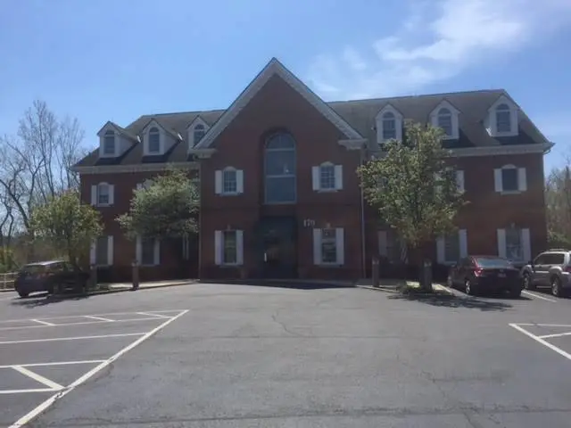Dr. Mark W. Klabunde and Associates - Professional dental clinic exterior with modern facilities