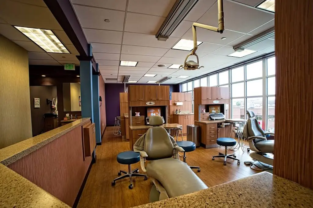 Indianapolis Pediatric Dentistry - Professional dental clinic exterior with modern facilities
