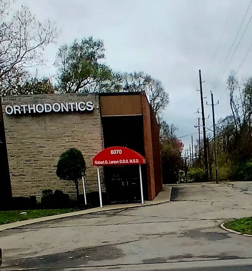 Larson Orthodontics - Professional dental clinic exterior with modern facilities
