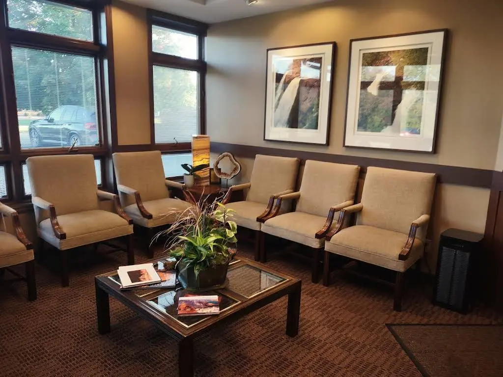 Harris & Loughridge Periodontics & Implant Dentistry - Professional dental clinic exterior with modern facilities