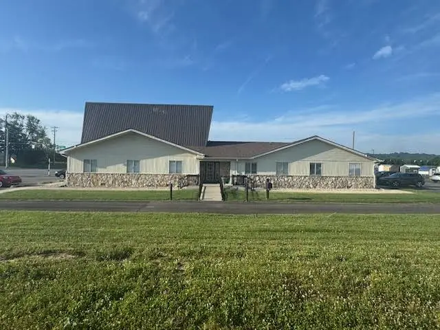 Martinsville Dental Clinic - Professional dental clinic exterior with modern facilities