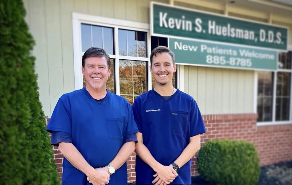 Kevin S Huelsman, DDS - Professional dental clinic exterior with modern facilities