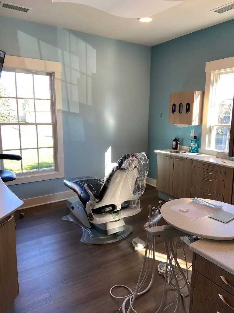 Sandusky Periodontics and Dental Implants - Professional dental clinic exterior with modern facilities
