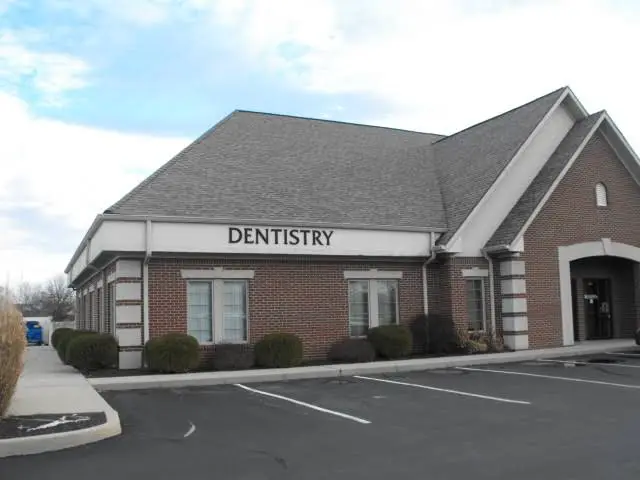 Eagle Creek Dentistry - Dr. Preeti Singh - Professional dental clinic exterior with modern facilities