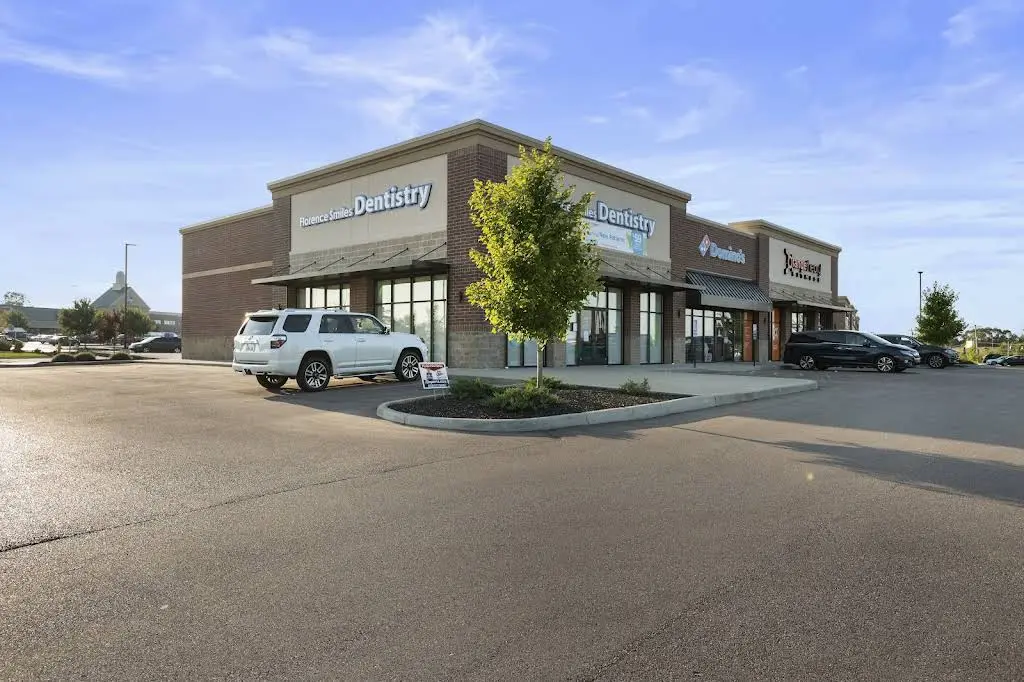 Florence Smiles Dentistry - Professional dental clinic exterior with modern facilities