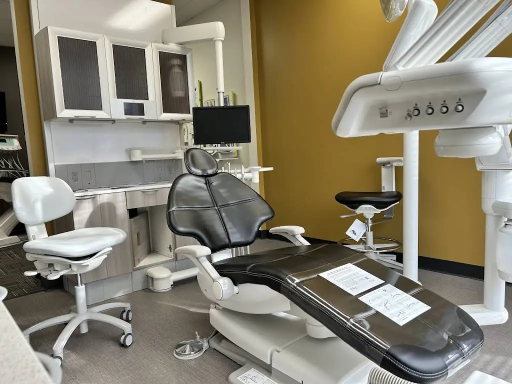 Zealous Dental Springdale - Professional dental clinic exterior with modern facilities