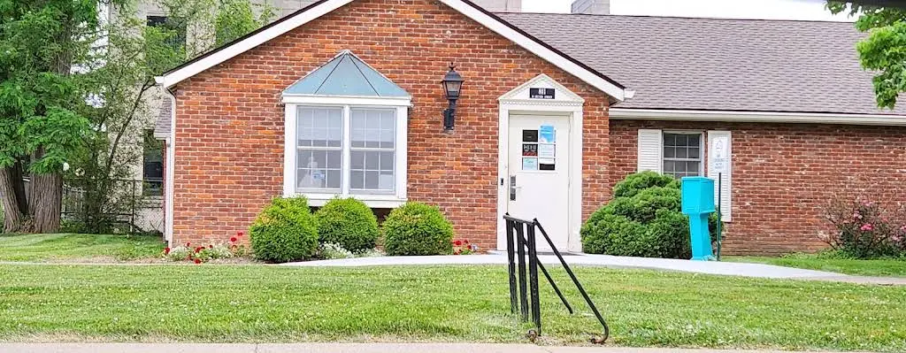 HealthNet Bloomington Health Center - Professional dental clinic exterior with modern facilities