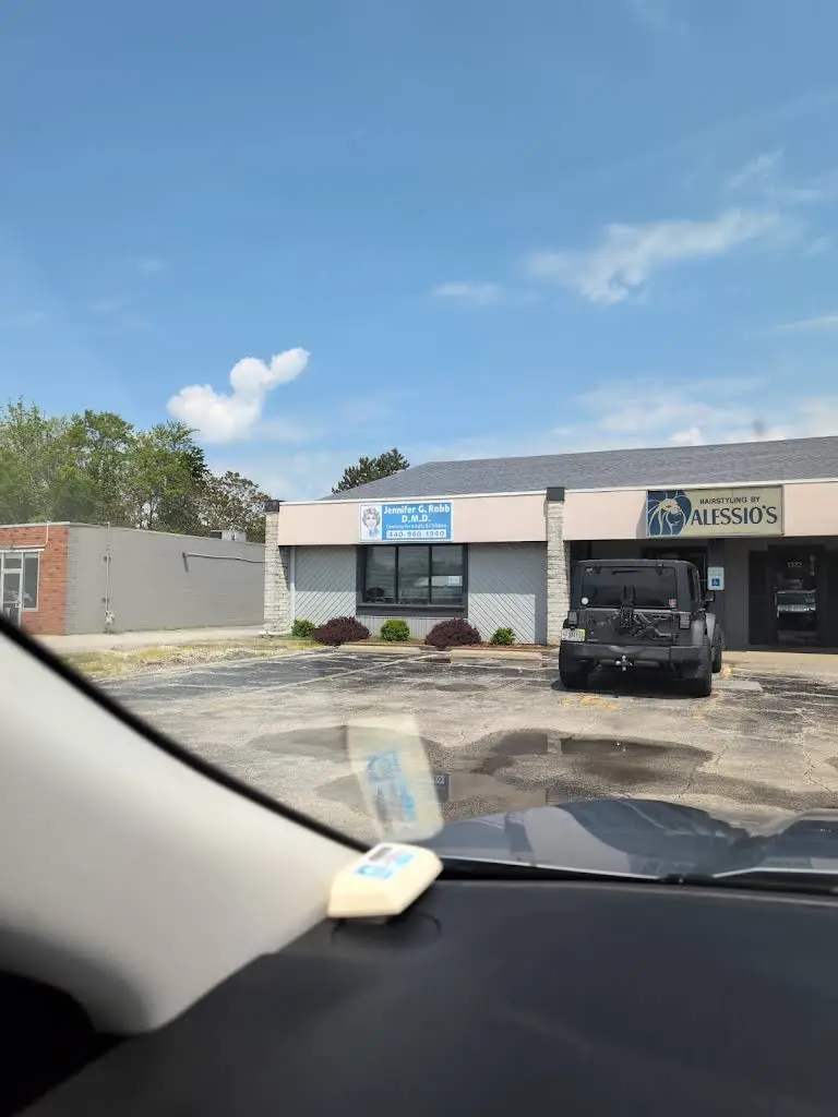 Jennifer G. Robb DMD - Professional dental clinic exterior with modern facilities
