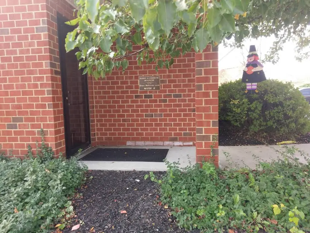 Frankart Family Dental - Professional dental clinic exterior with modern facilities