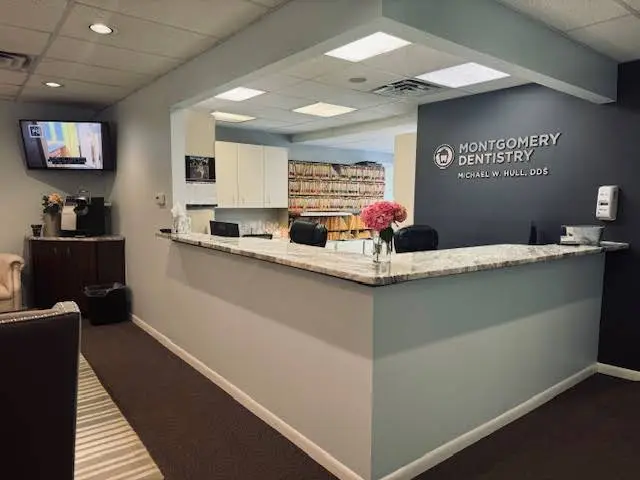 Montgomery Dentistry - Michael W. Hull, DDS - Professional dental clinic exterior with modern facilities