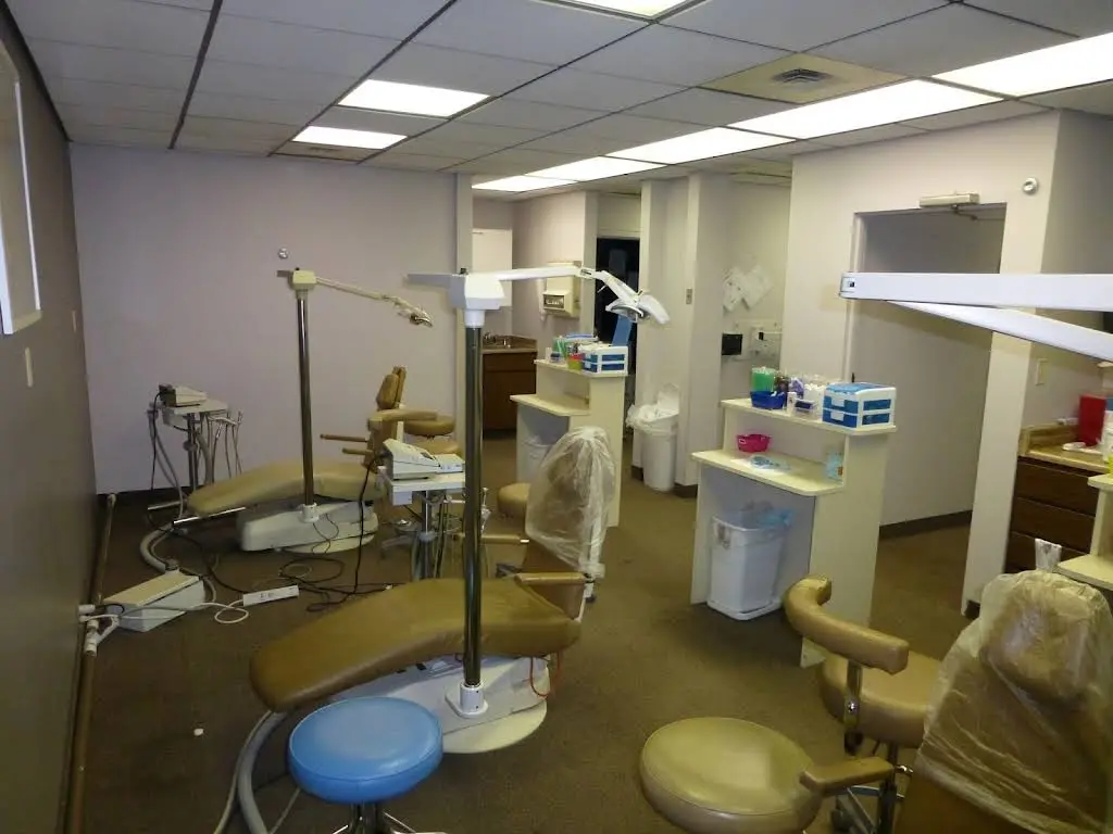 Donald F. Bowen DDS & Associates - Professional dental clinic exterior with modern facilities