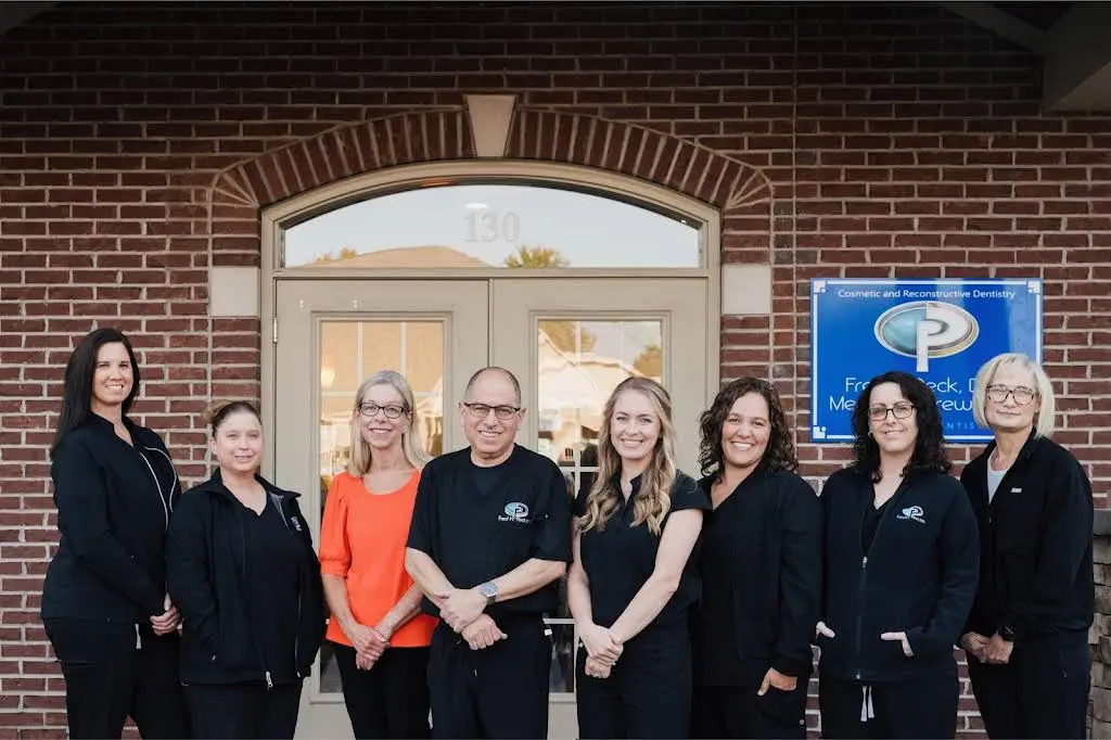 Peck Smiles - Professional dental clinic exterior with modern facilities