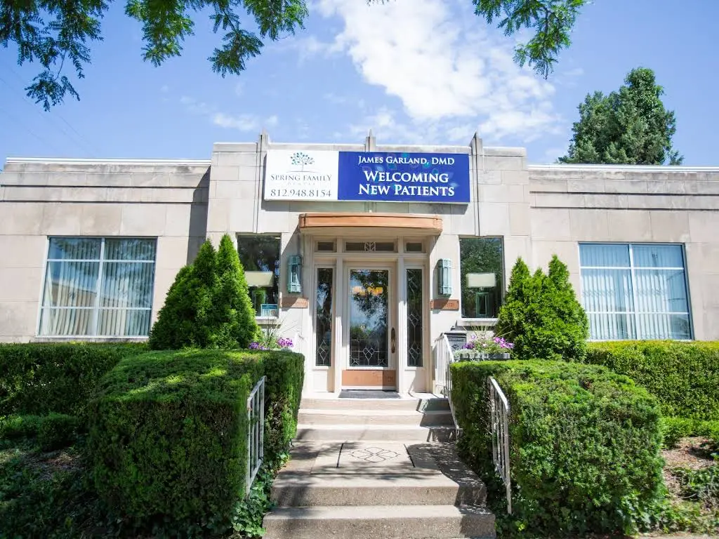Spring Family Dental - New Albany - Professional dental clinic exterior with modern facilities