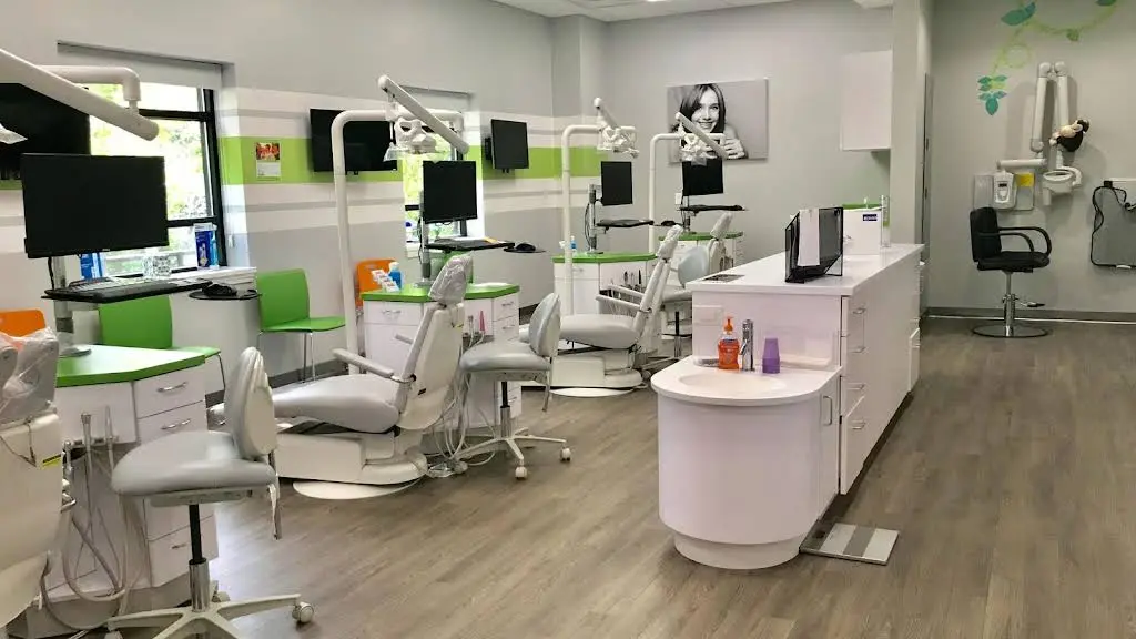 Kid's Dentistree - Professional dental clinic exterior with modern facilities