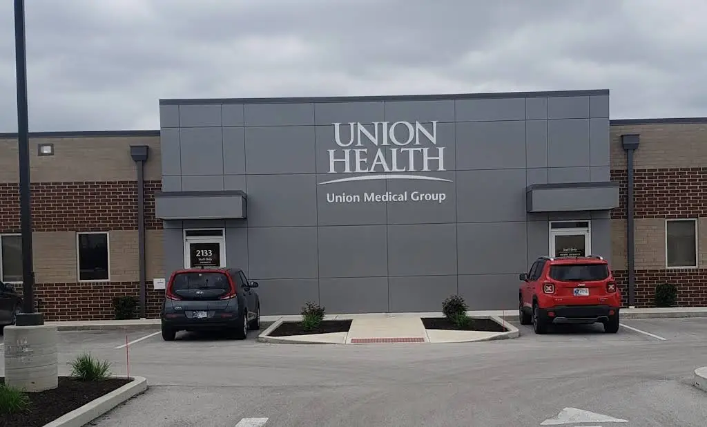 Union Hospital Medical Group - Professional dental clinic exterior with modern facilities