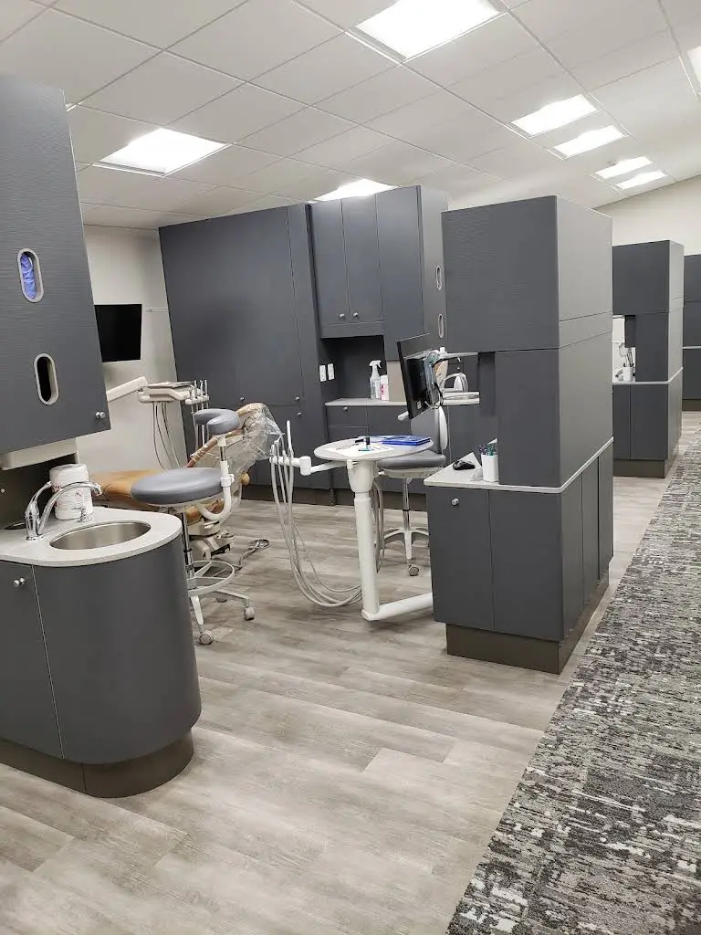Terre Haute Healthy Smiles - Professional dental clinic exterior with modern facilities