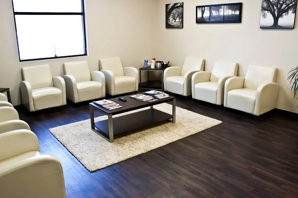 Advanced Dental Care Center: Kahwach Sam DDS - Professional dental clinic exterior with modern facilities