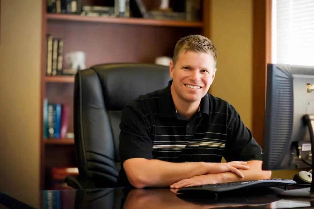 Dr. Jeffrey P. Santilli, DDS - Professional dental clinic exterior with modern facilities