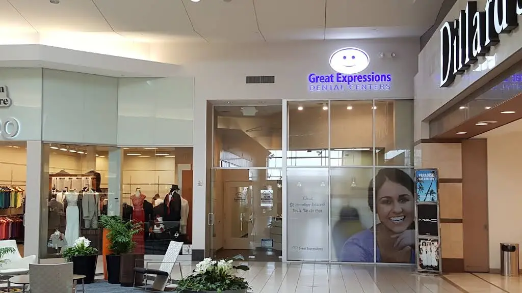 Great Expressions Dental Centers - Great Northern - Professional dental clinic exterior with modern facilities