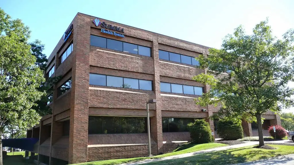 Drs. Schween, Schmidt & Warn - Professional dental clinic exterior with modern facilities