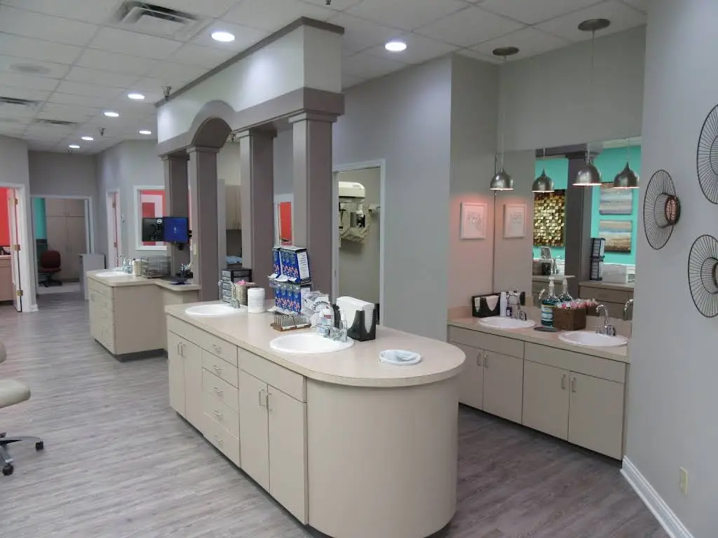George Orthodontics - Professional dental clinic exterior with modern facilities