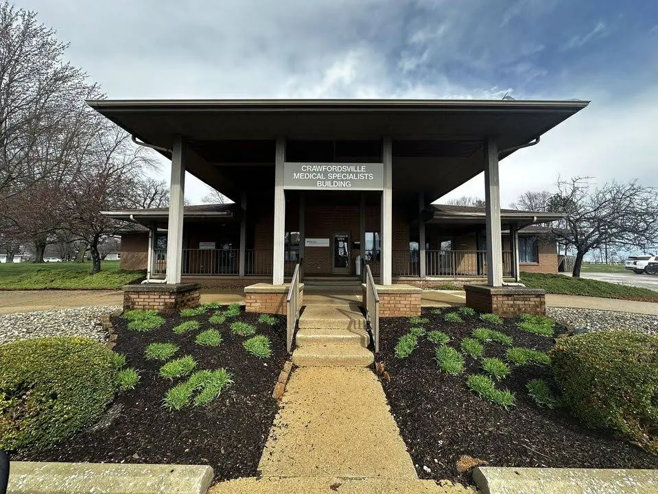 Crawfordsville Oral Surgery Group LLC - Professional dental clinic exterior with modern facilities