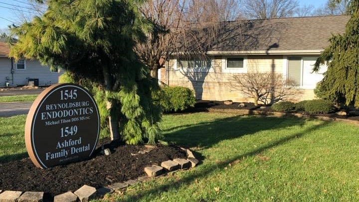 Reynoldsburg Endodontics - Professional dental clinic exterior with modern facilities