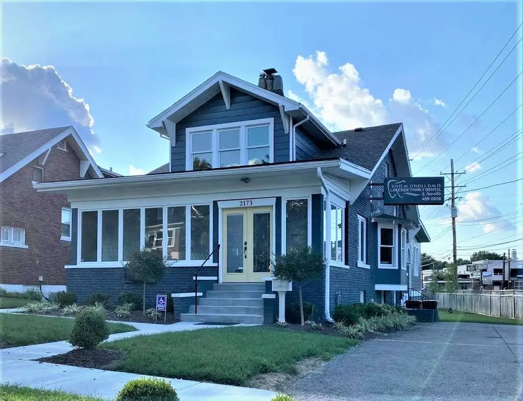 Lakeside Family Dentistry - Professional dental clinic exterior with modern facilities