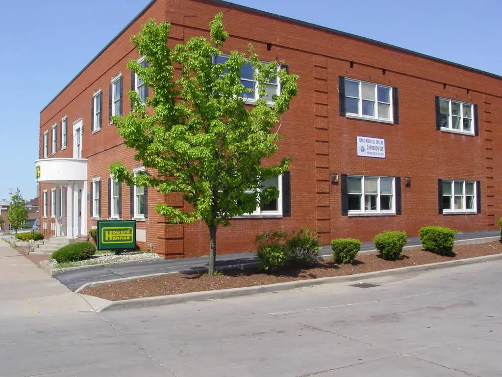 Cleveland Smile Stylers - Professional dental clinic exterior with modern facilities