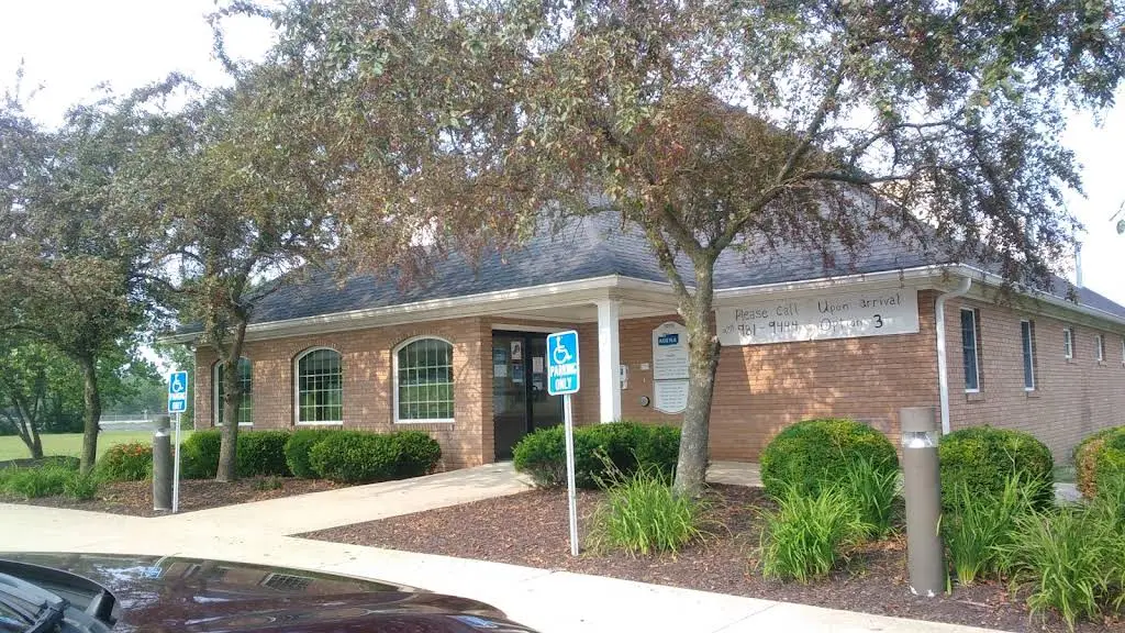 Adena Family Medicine - Greenfield - Professional dental clinic exterior with modern facilities