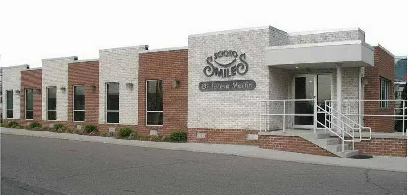 Scioto Smiles Dental Group Dr. Teresa Martin DMD - Professional dental clinic exterior with modern facilities
