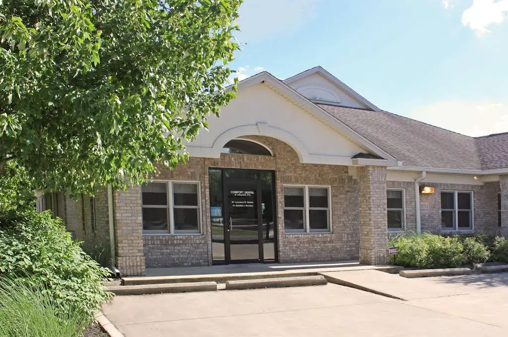 Comfort Dental of Lafayette - Professional dental clinic exterior with modern facilities