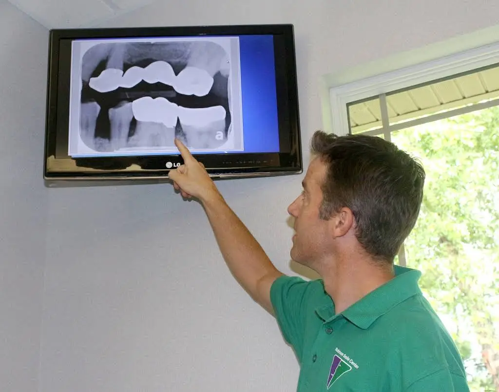 Robinson Smile Center - Professional dental clinic exterior with modern facilities