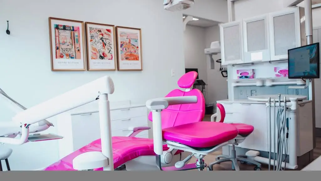Marks Family Dentistry - Professional dental clinic exterior with modern facilities
