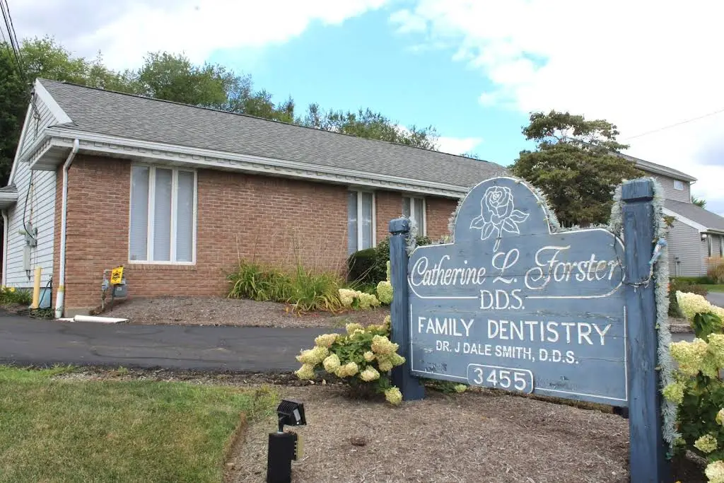 Summit Dental North Canton - Professional dental clinic exterior with modern facilities