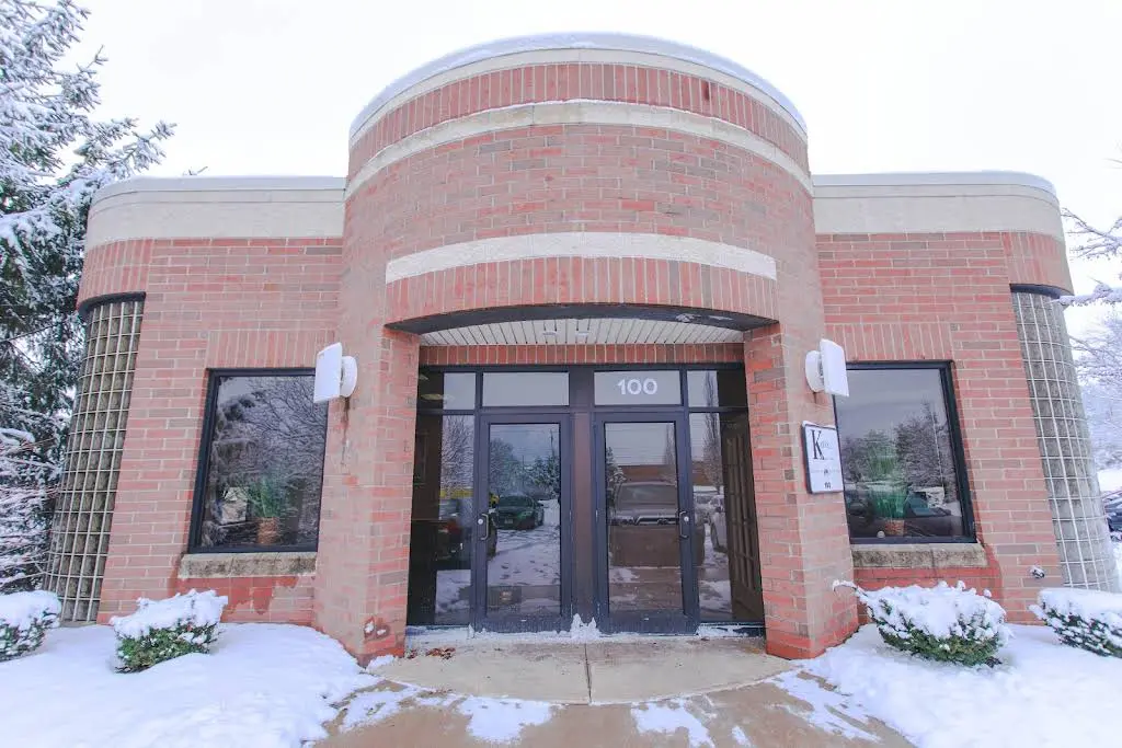 Premier Smiles Orthodontics - Professional dental clinic exterior with modern facilities