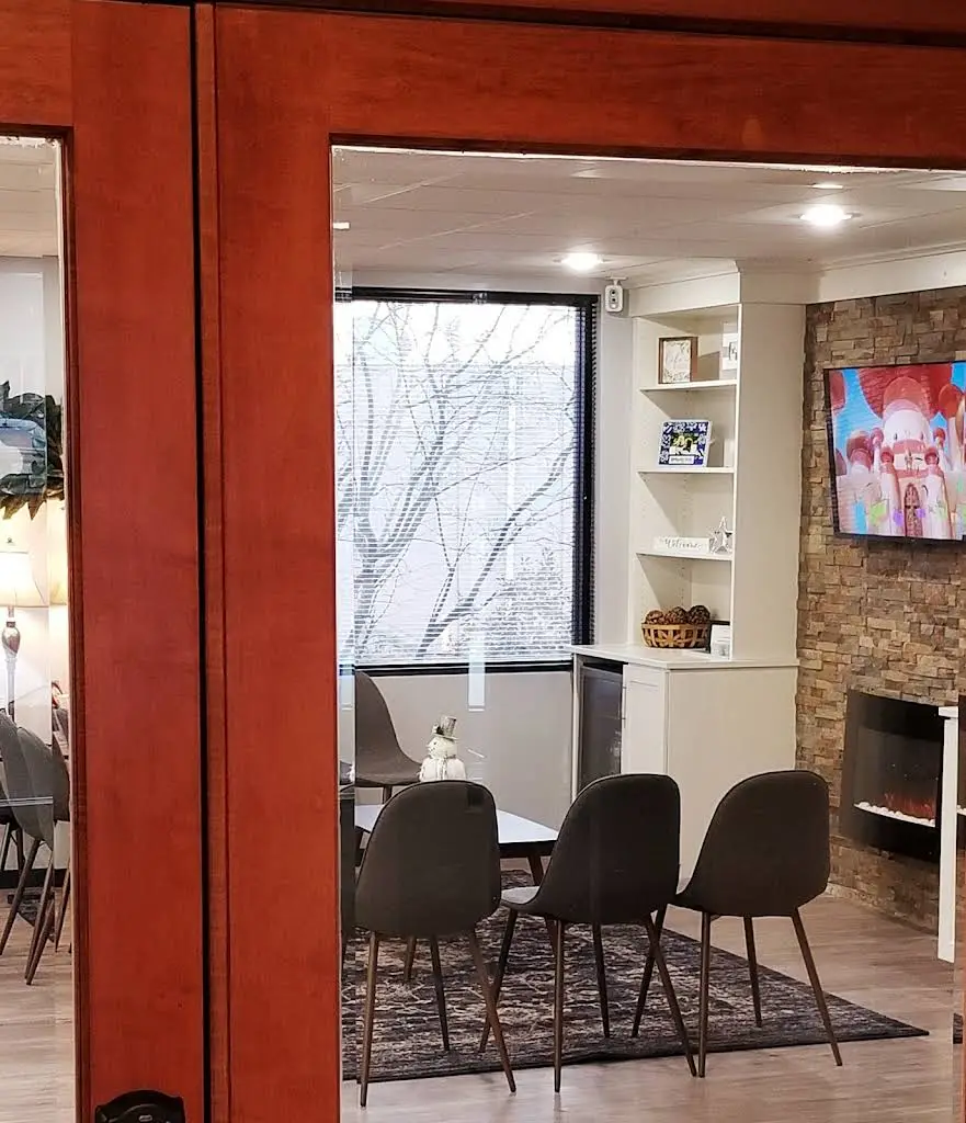 Commonwealth Smiles of Lexington - Professional dental clinic exterior with modern facilities