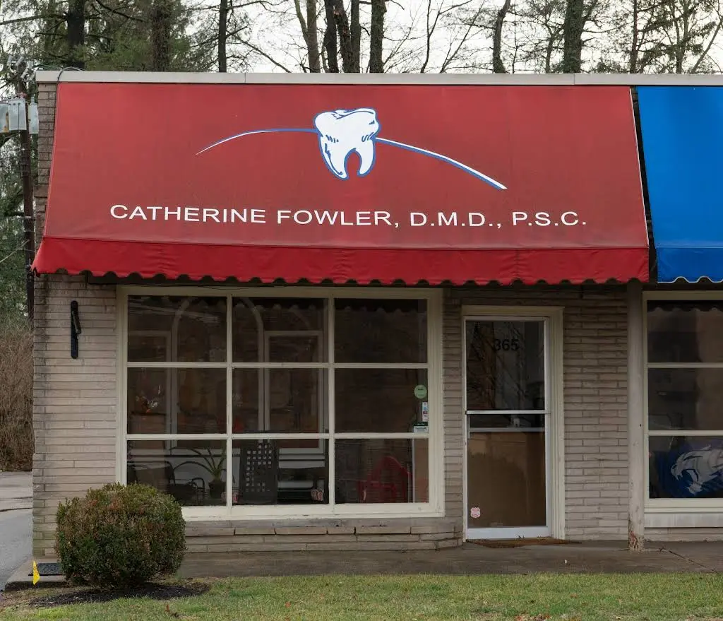 Catherine L Fowler DMD PSC - Professional dental clinic exterior with modern facilities