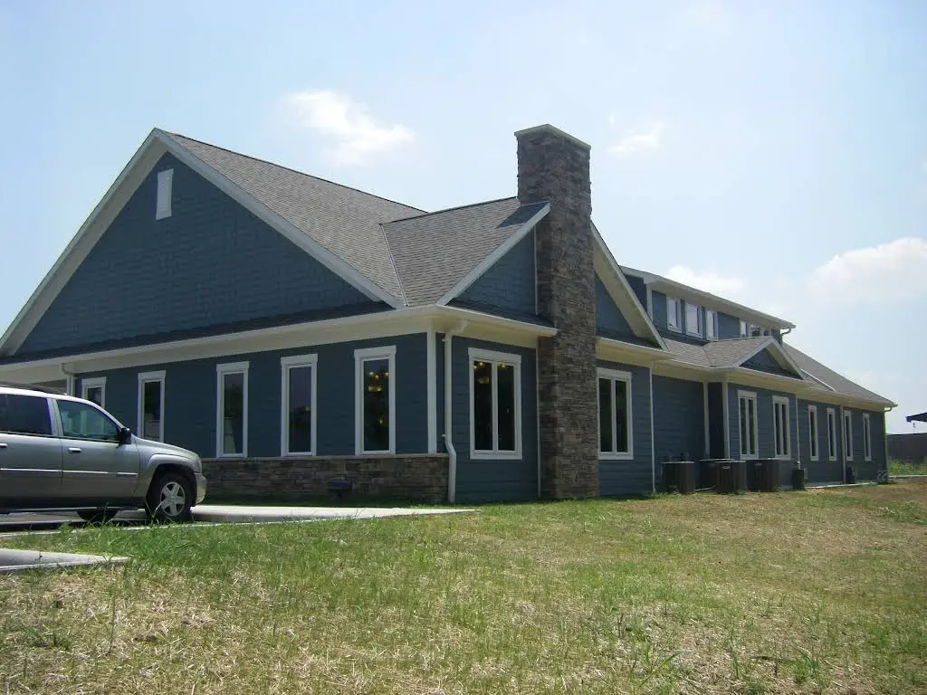 River's Edge Orthodontics: Brad A. Pendell, DDS, MS, LLC - Professional dental clinic exterior with modern facilities