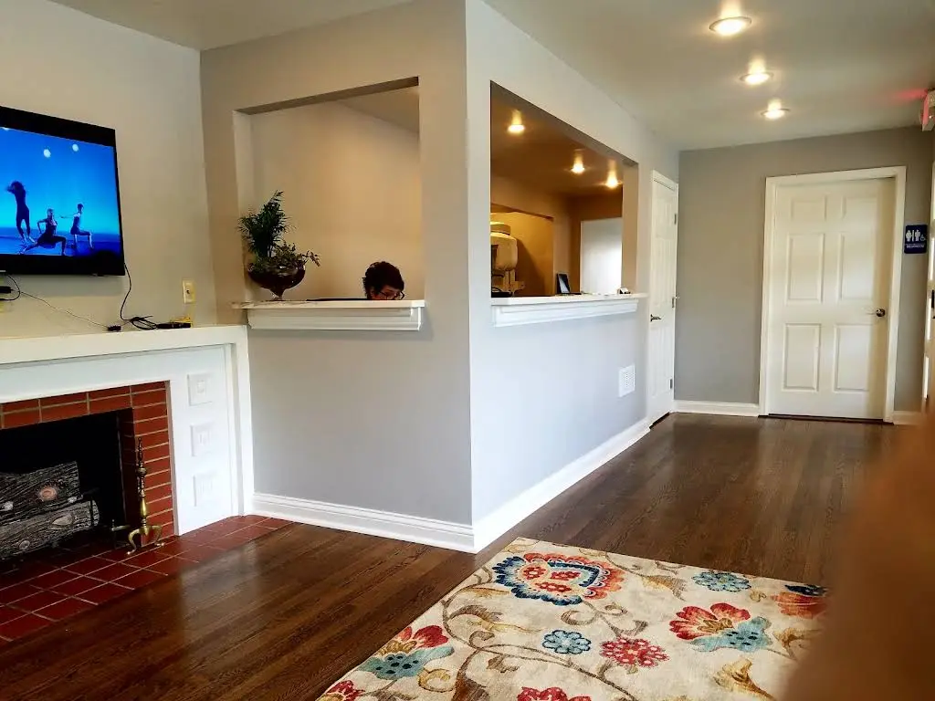 Gunnell Leigh Ann DDS - Professional dental clinic exterior with modern facilities