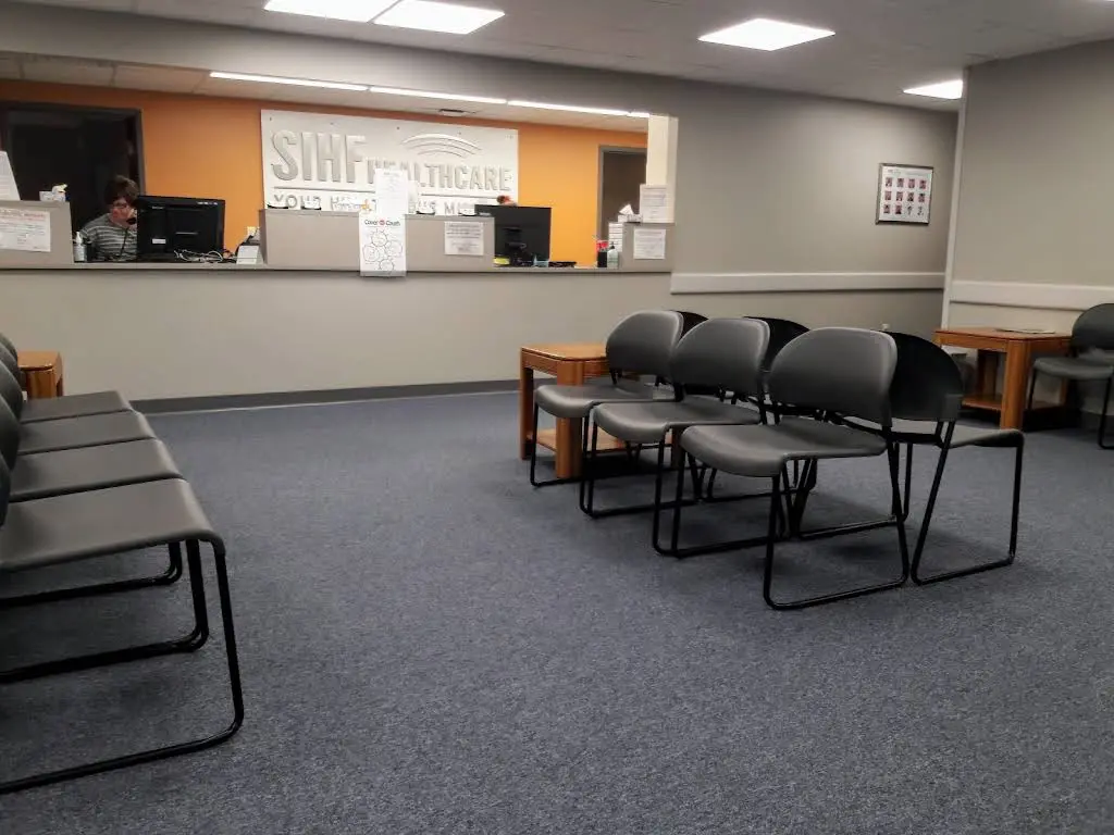 SIHF Healthcare - Effingham - Professional dental clinic exterior with modern facilities