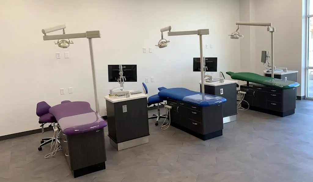 Star Kids Dentistry - Professional dental clinic exterior with modern facilities