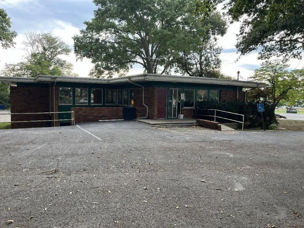 CHESI-Carmi Community Health Center - Professional dental clinic exterior with modern facilities