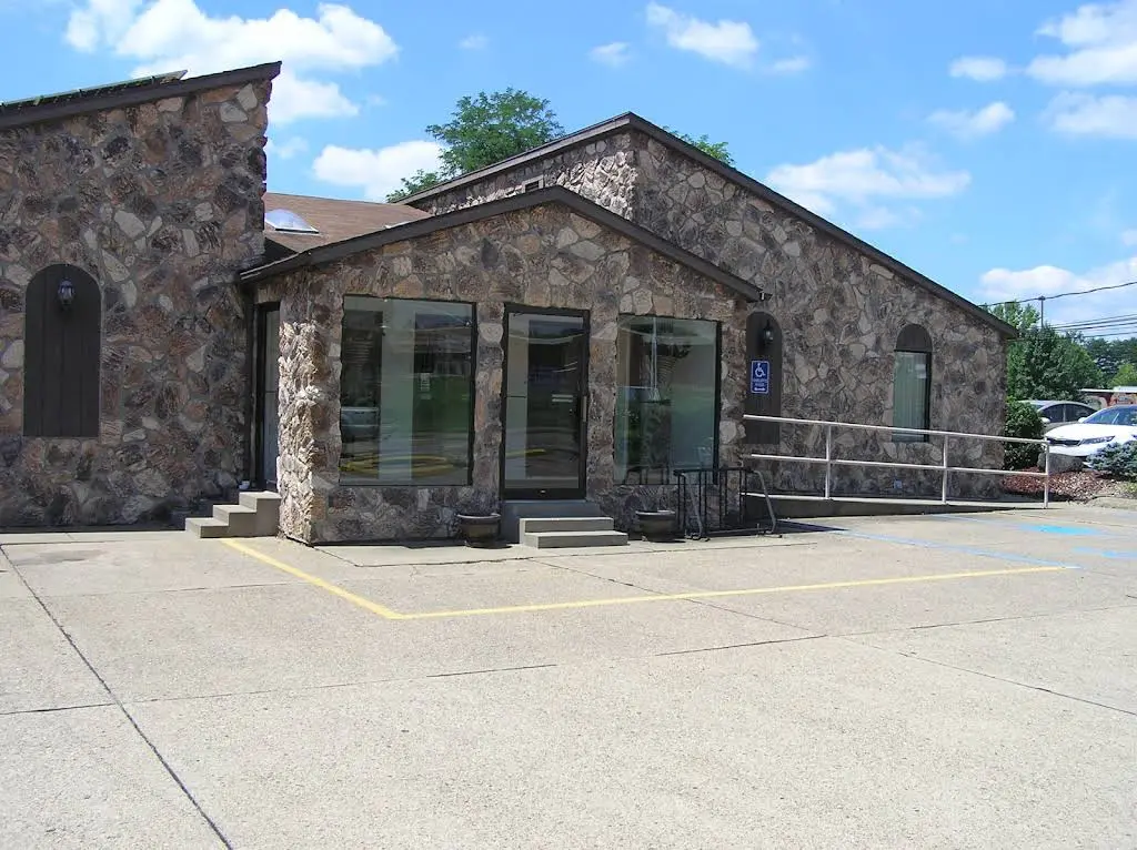 Bowling & Dunn Family Dentistry - Professional dental clinic exterior with modern facilities