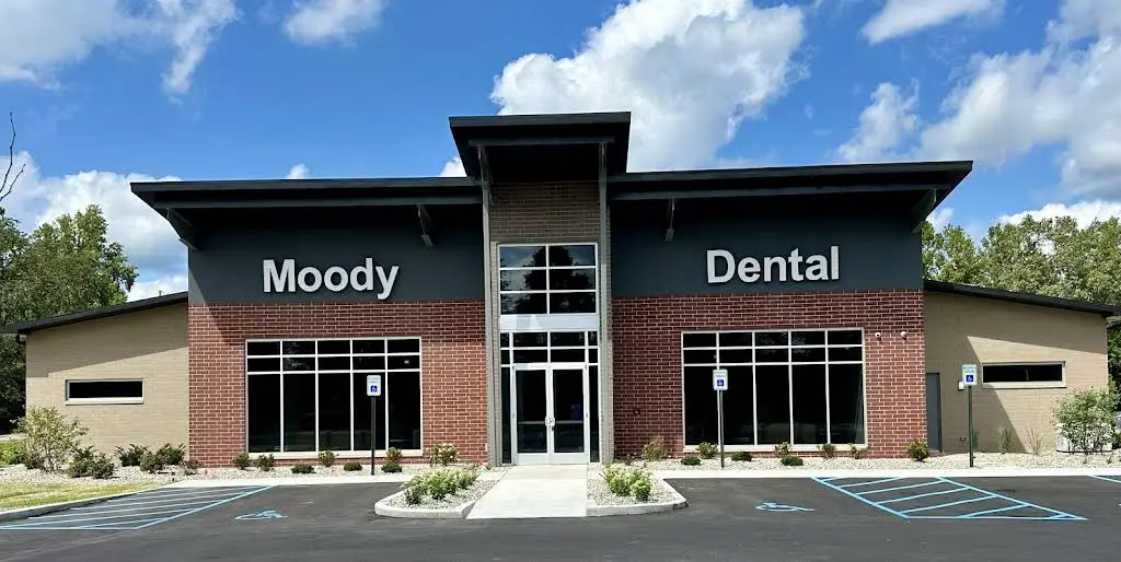 Moody Dental - Professional dental clinic exterior with modern facilities