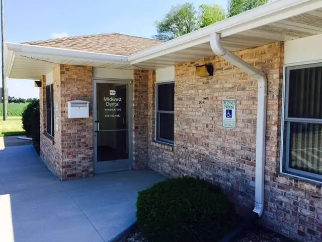 Midwest Dental - Watseka - Professional dental clinic exterior with modern facilities