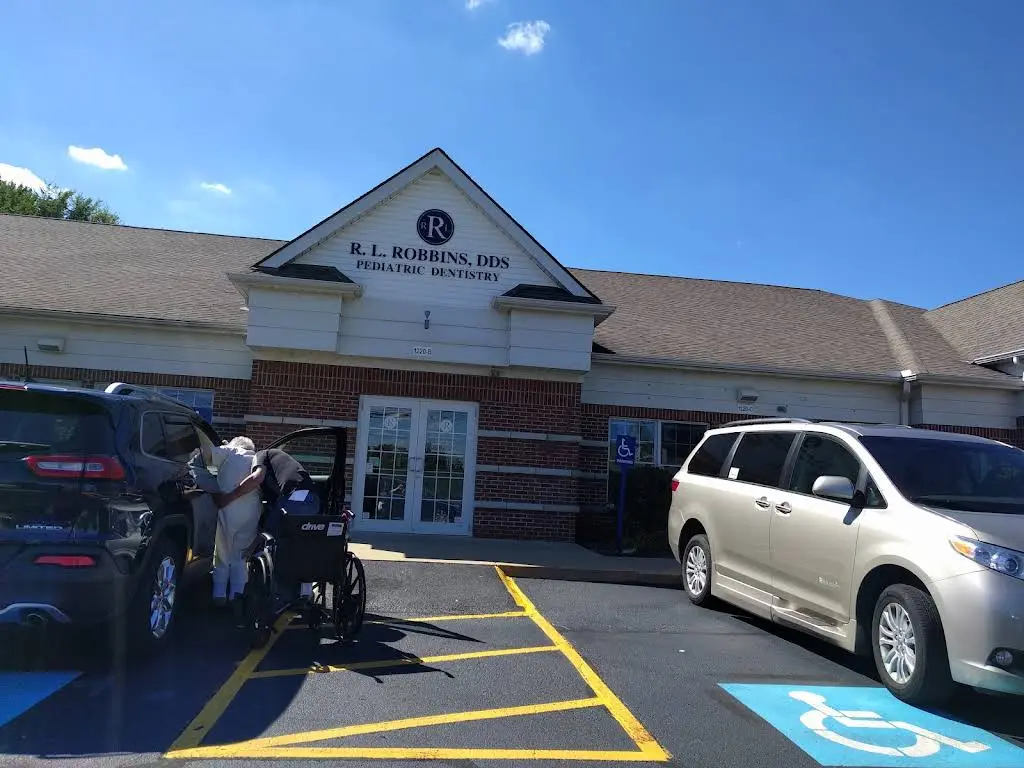 Rebecca L. Robbins, DDS, LLC Pediatric Dentistry - Professional dental clinic exterior with modern facilities