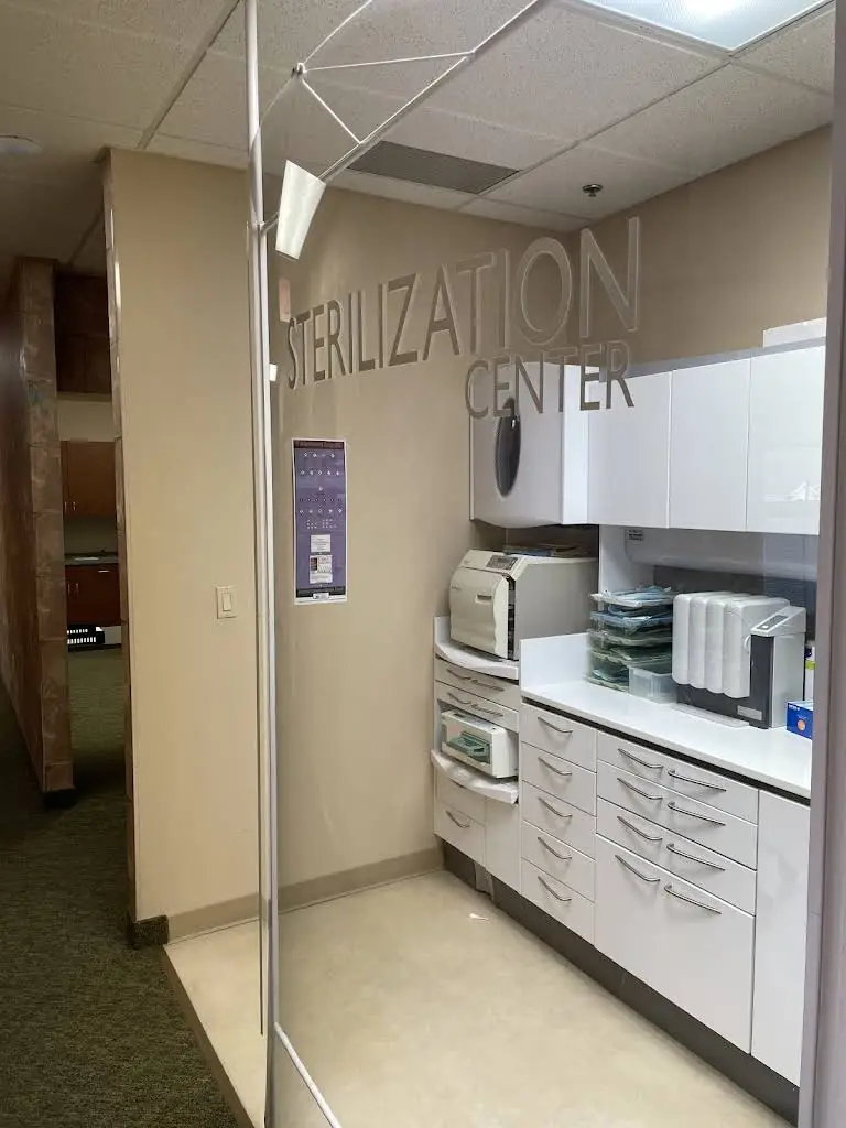 LuxeSmiles Dental of Mayfield - Professional dental clinic exterior with modern facilities