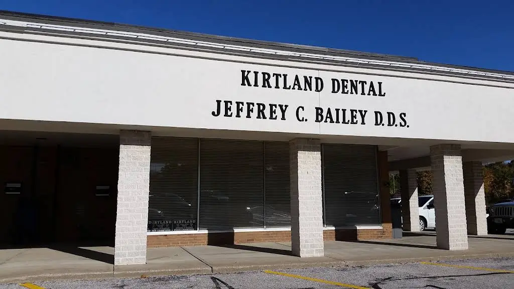 Kirtland Dental Jeffrey C. Bailey DDS - Professional dental clinic exterior with modern facilities
